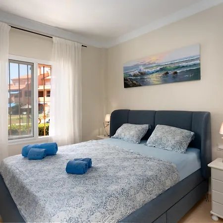 Pia's Sea Dream By Interhome דירה אסטפונה